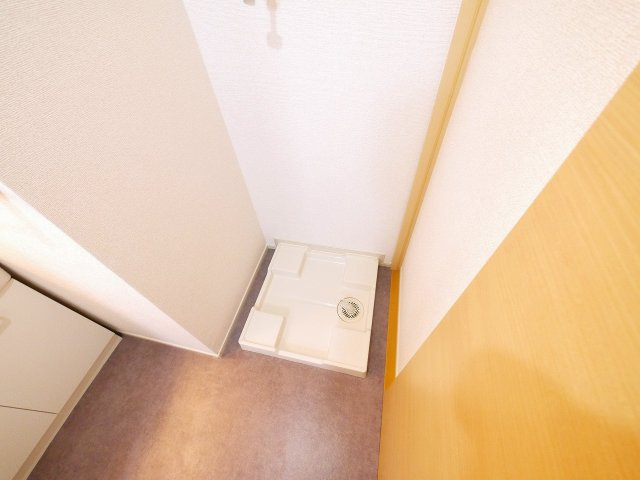 レジデンス西九条の設備|嬉しい室内洗濯機置き場があります。