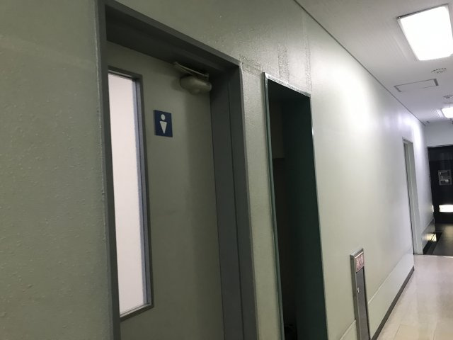 OSビルのトイレ