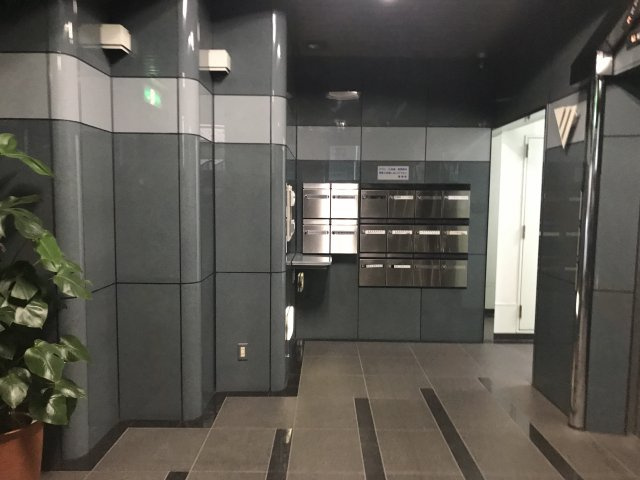 OSビルのロビー