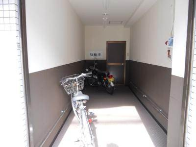 フローレ大宮の駐車場|駐輪スペース