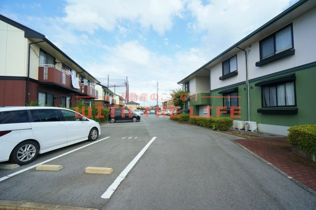 セジュール大善寺【10，000円キャッシュバック対象物件】の駐車場|駐車スペースもあります