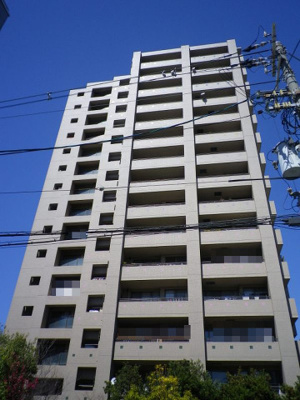 【外観】 | ビューネ鶴見緑地公園 | 緑溢れる鶴見緑地公園が近く、休日のレジャーや散歩も楽しめますね♪