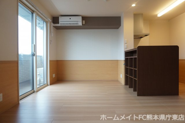 熊本市東区桜木２丁目のアパートの居間・リビング