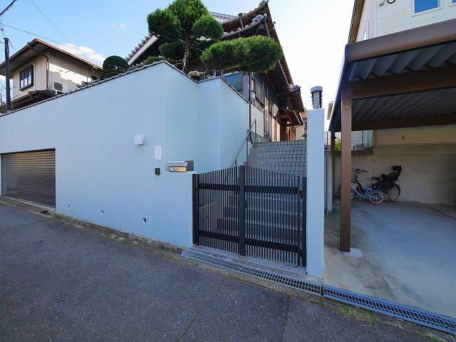 田中邸のエントランス