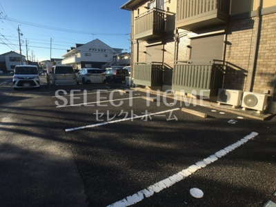【駐車場】 | レクエルド137 | 駐車場があるので、車を買う予定の方も安心です