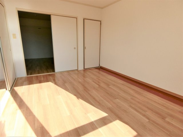 ラフォーレ東部台の洋室