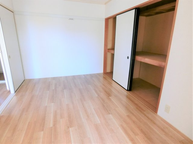 ラフォーレ東部台の洋室