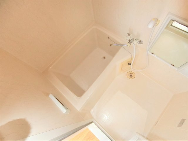 ラフォーレ東部台の浴室