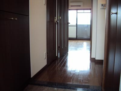 リーガル京都河原町五条の内装|玄関から～