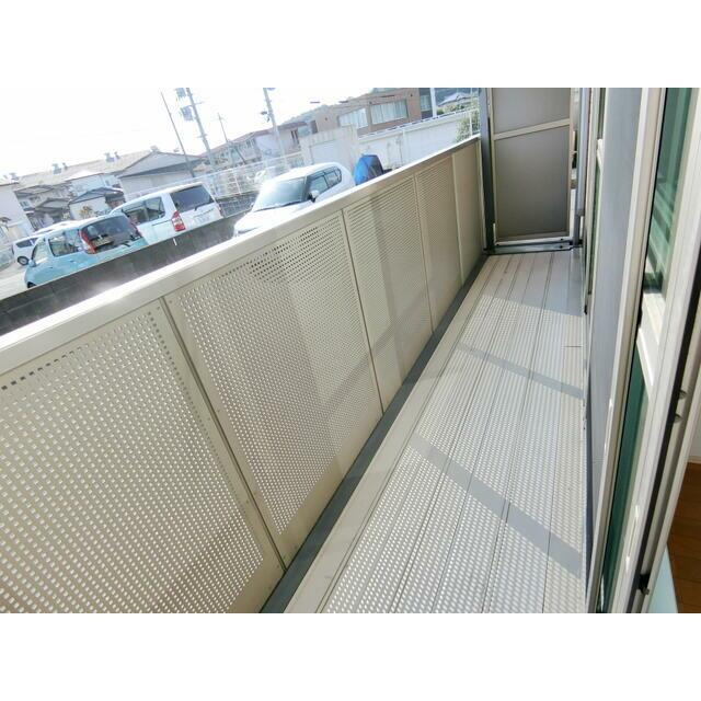 熊本市北区龍田７丁目のアパートのバルコニー