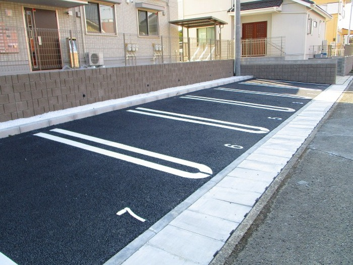 フローラの駐車場