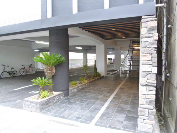 レジデンシャルパーク久留米駅前【キャッシュバック対象物件】のエントランス|ゆとりのあるエントランスです