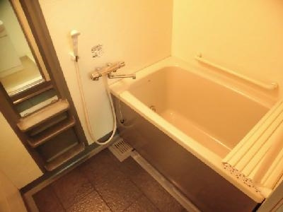 シンフォニー四条河原町の浴室|追炊き機能付バス