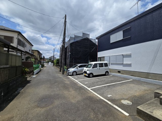 【駐車場】 | 区画が狭い為、軽もしくはコンパクトカー限定となります。