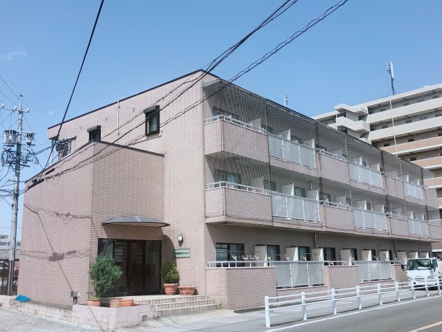 江戸橋利平治マンションの外観