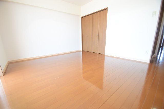 【寝室】 | 落ち着いて過ごせるお部屋なので、寝室にいかがでしょうか