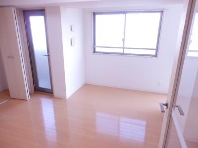 SWISS京都堀川WEST（スイス京都堀川ウエスト）の居間・リビング