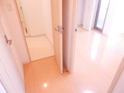 SWISS京都堀川WEST（スイス京都堀川ウエスト）の内装|廊下から