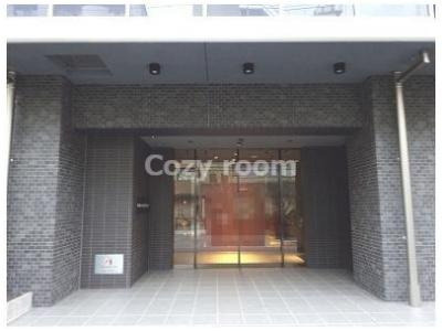 【エントランス】 | コンフォリアリヴ新大阪Q | 毎日通るエントランスはこのようにお洒落な感じです。