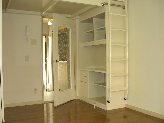 ジュネパレス市川第24Ｂの居間・リビング