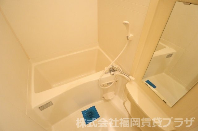 アイエムディビュードーム　5階の浴室|別号室のものです。現状優先になります。