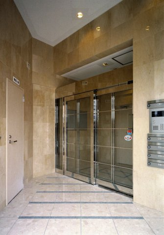 アイエムディビュードーム　5階のロビー