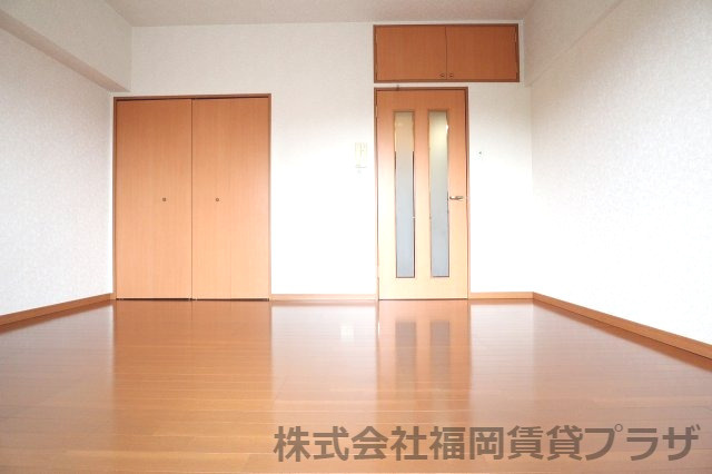 アイエムディビュードーム　5階の居間・リビング|別号室のものです。現状優先になります。