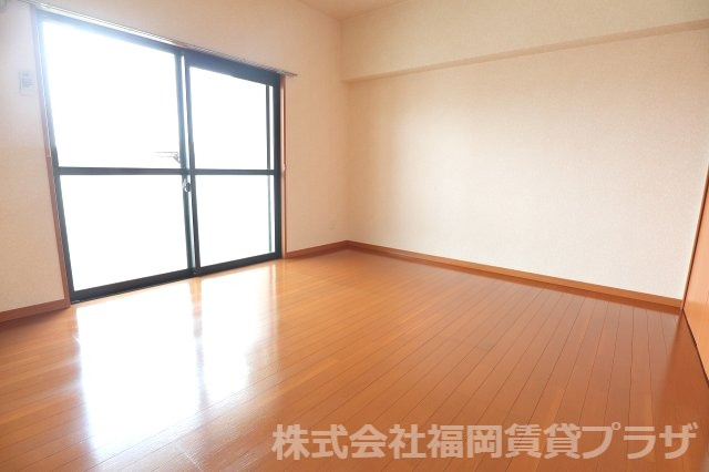 アイエムディビュードーム　5階の居間・リビング|別号室のものです。現状優先になります。