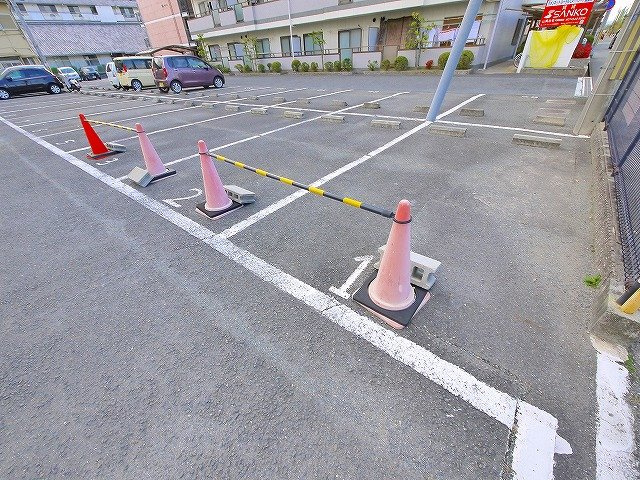 ルーラル登Dの駐車場
