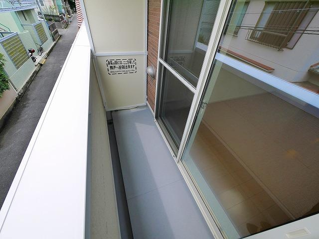 アルバ学園前のバルコニー|お洗濯にも便利なバルコニー付き