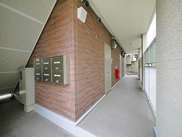 アルバ学園前のその他共用部分|落ち着いたエントランスです