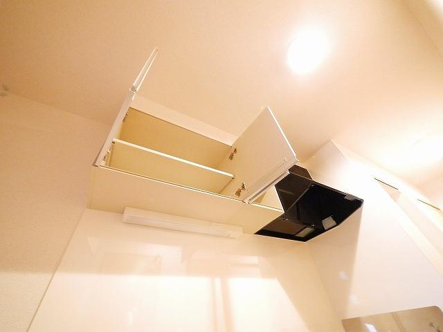 アルバ学園前のキッチン|コンパクトなキッチンで掃除もラクラク