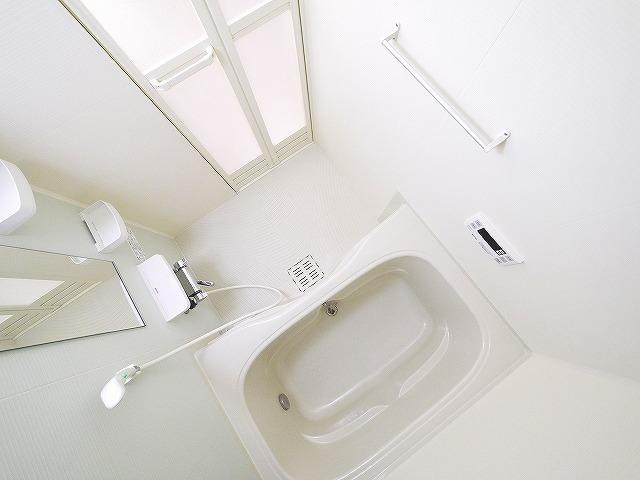 アルバ学園前の浴室|コンパクトで使いやすいお風呂です