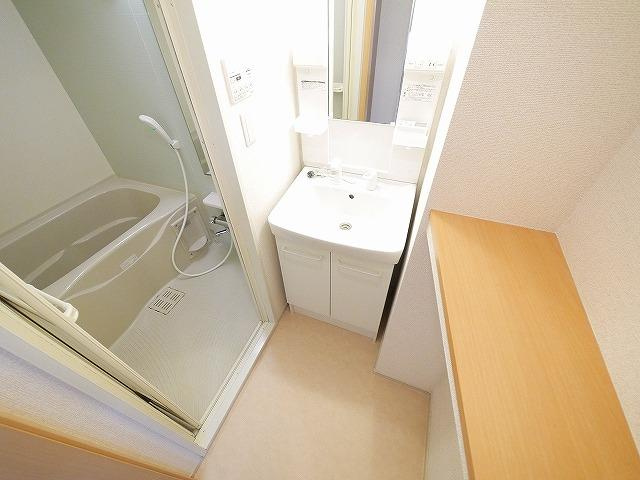 アルバ学園前の洗面所|スペースが確保できる洗面所です