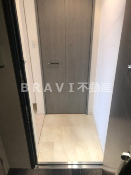 S-RESIDENCE谷町五丁目（エスレジデンス谷町五丁目）　BRAVI不動産の玄関|【S-RESIDENCE谷町五丁目】明るい玄関です
