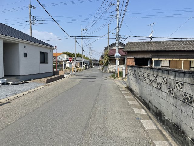 上里町神保原（全1棟）1号棟の前面道路含む現地写真|前面道路含む現地写真です