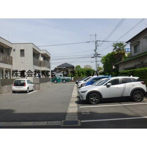 ヘーベルメゾン諏訪野の駐車場|駐車場に車を止められます