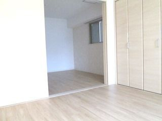 フレンシアノイエ内本町　BRAVI不動産の居間・リビング