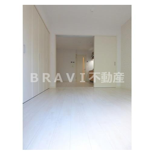 フレンシアノイエ内本町　BRAVI不動産の洋室|【ラクラス内本町】広々とした洋室です