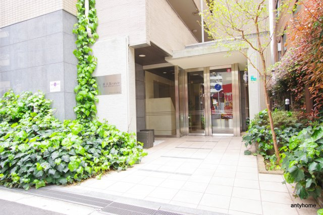 LUMINOUS新大阪　仲介手数料無料のエントランス