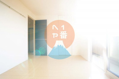 【居間・リビング】 | スカイハイム | ネット無料。メインのお部屋