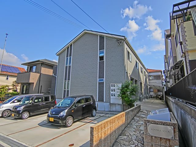 アドラブールヴィラの外観