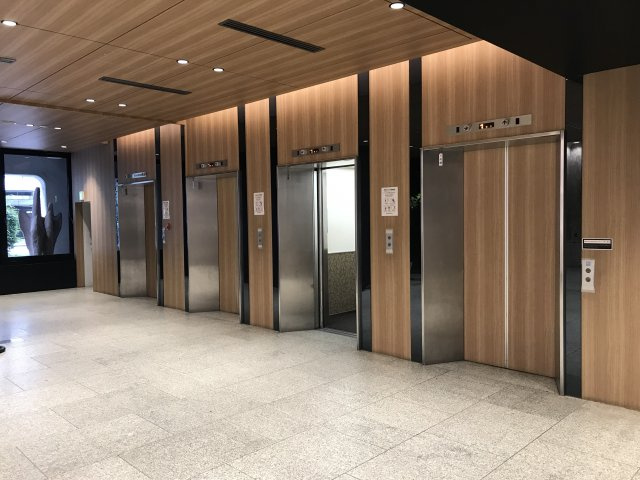 山万ビル