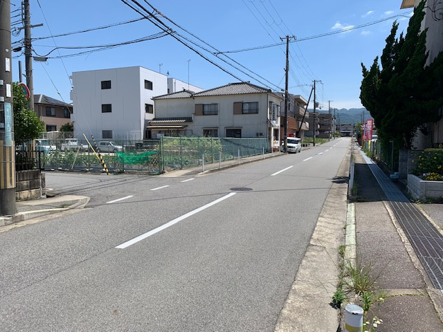 西宮市山口町下山口１丁目　中古戸建の前面道路含む現地写真