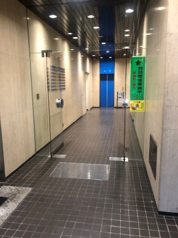 東成ビルディングのエントランス