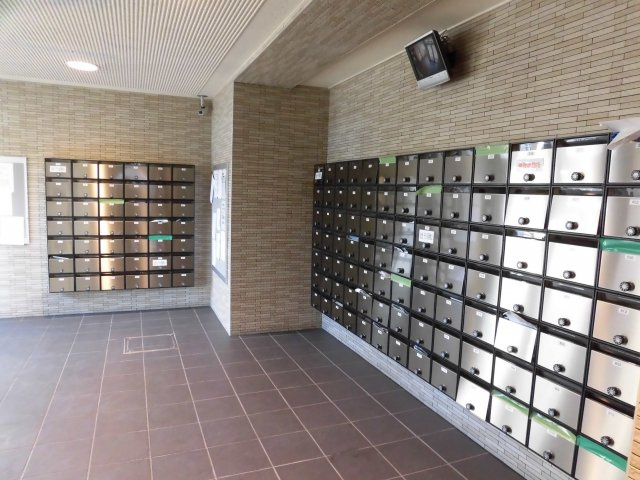 【ロビー】 | 徳山駅前スカイマンション | 郵便もダイヤル鍵付きです。
