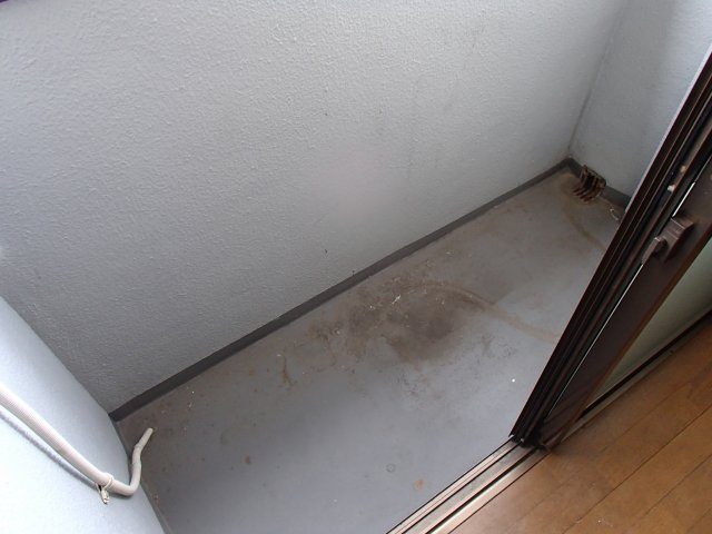 【バルコニー】 | 雅ハイツⅠ | 外からの目が気にならないバルコニーで洗濯物が干せます