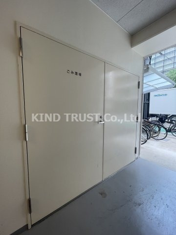 リップル南森町Ⅱの居間・リビング|ゆったりとしたリビングです