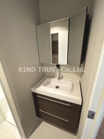 サンネクテール天満橋の洗面所|忙しい朝には欠かせない洗面所です