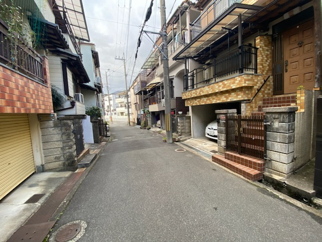 枚方市津田西町　戸建ての前面道路含む現地写真|■車通りはほとんどありません♪♪